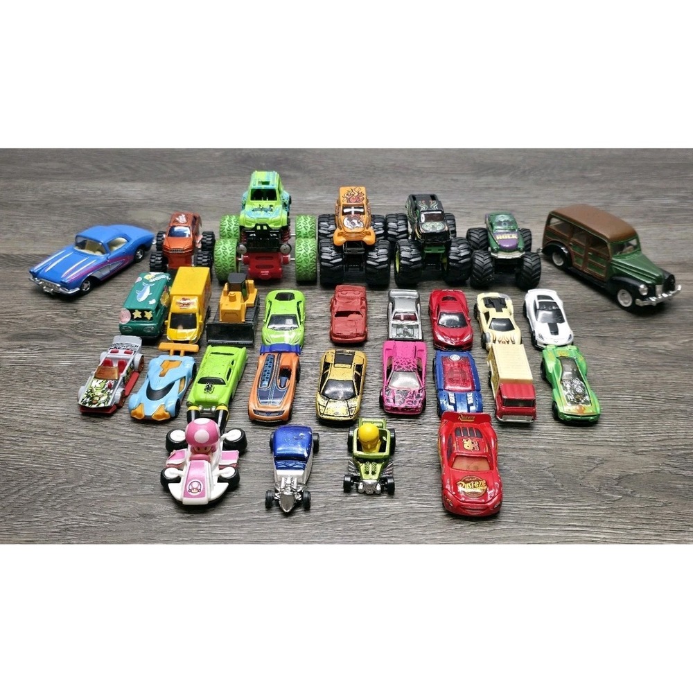 Hotwheels, Matchbox, Maisto, And More - Mixed Lot Of 28 Car, Trucks, And More